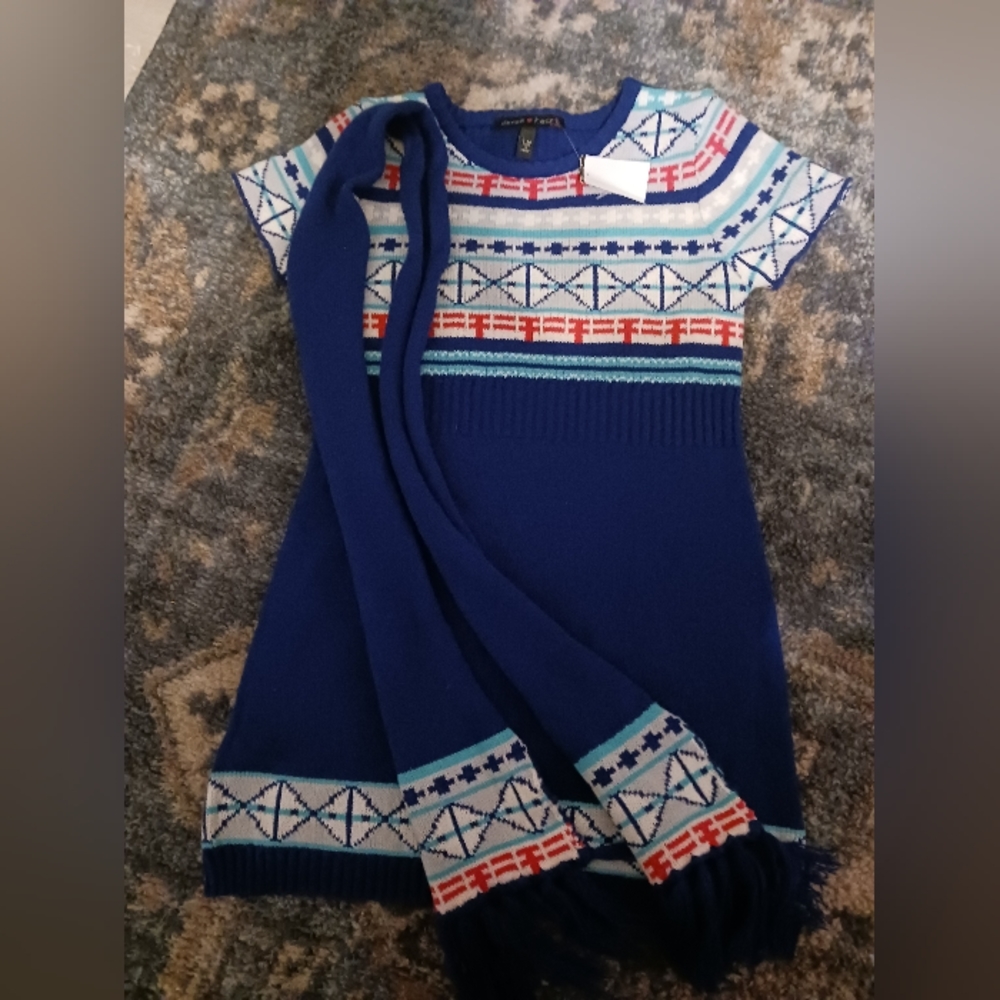 Derek heart sweater with scarf